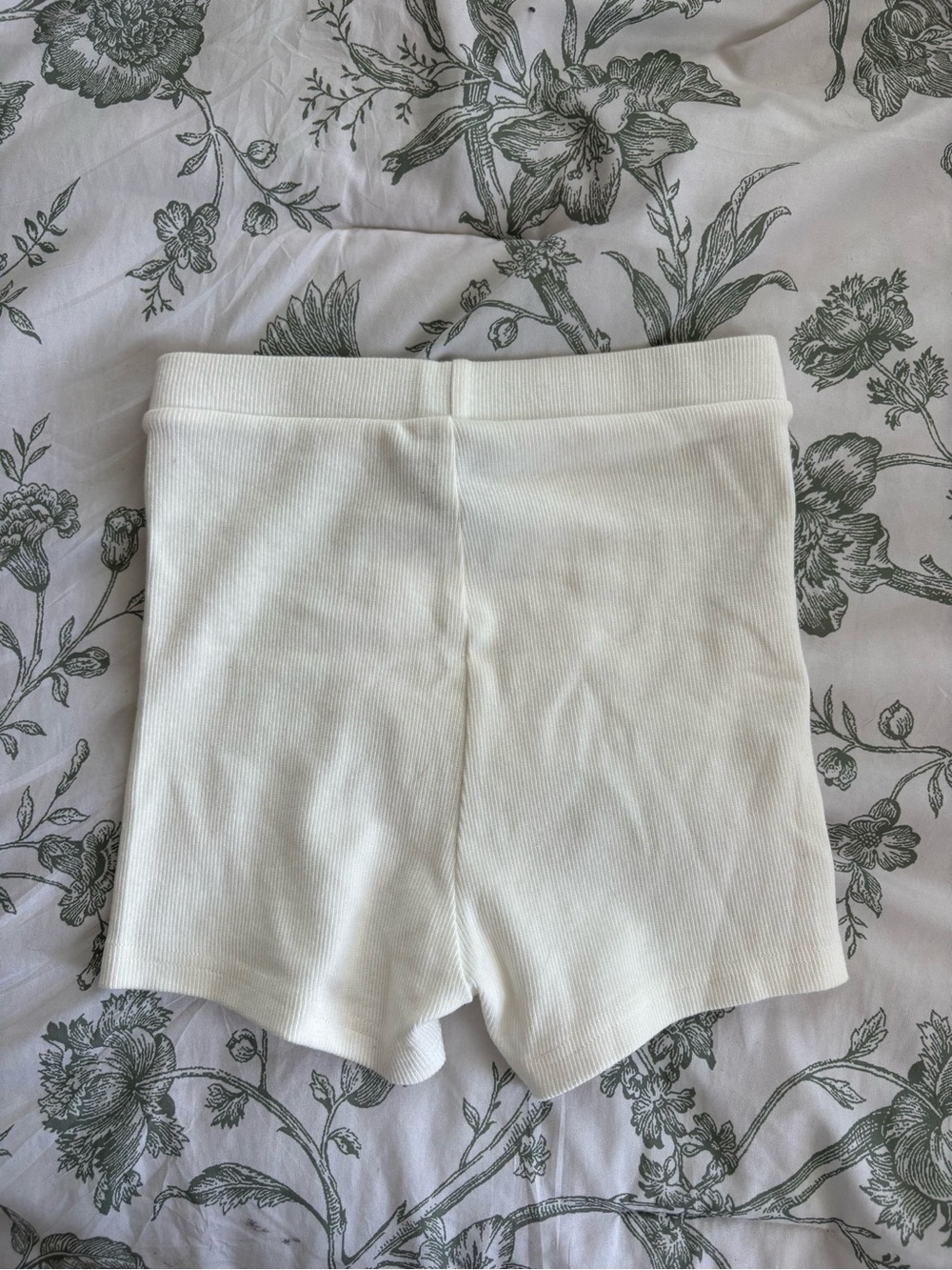 Women's Ivory Ribbed High-Waist Shorts - Picture 2 of 3
